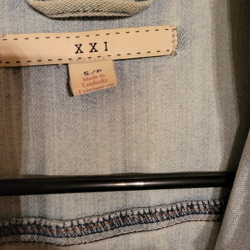 Denim jacket - Picture 2 of 5